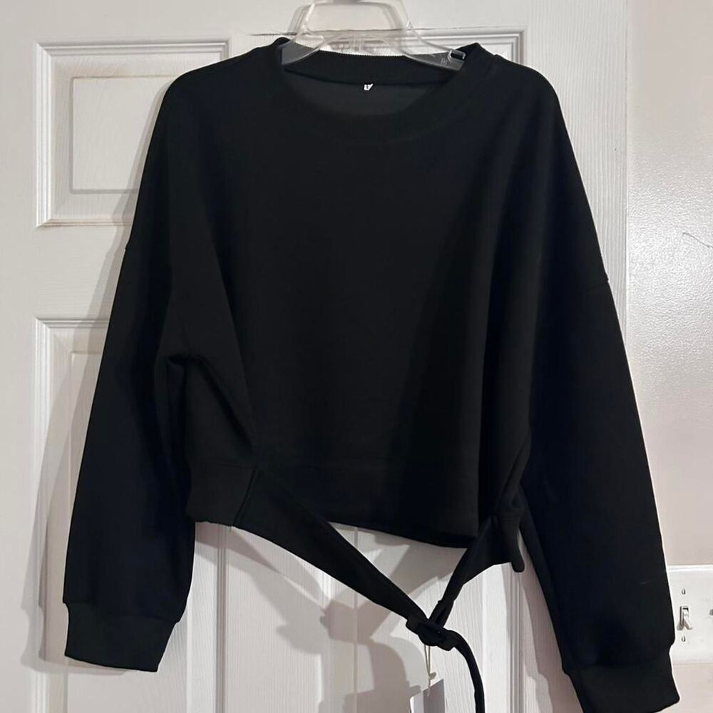 Unbranded Women's Black Sweatshirt